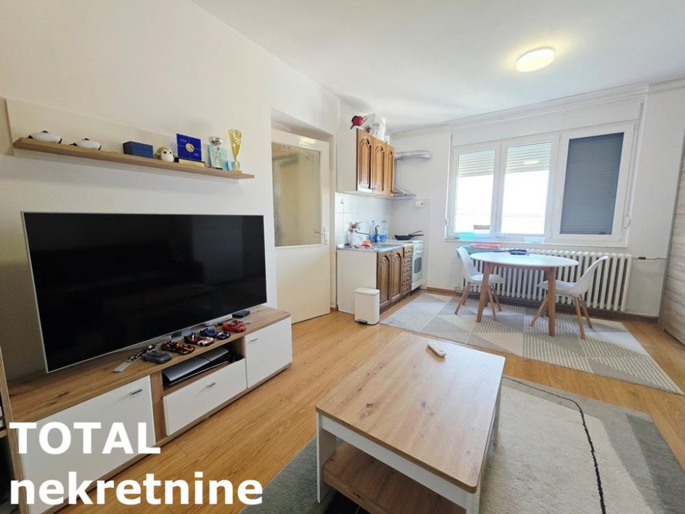 Slika 1 - Stan,NOVI SAD,CENTAR,kv: 33.00, € 90000, ID: 1102978