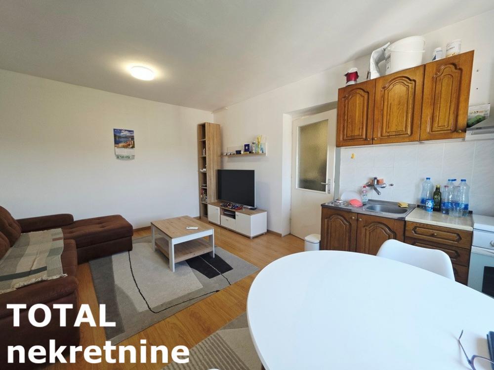 Slika 6 - Stan,NOVI SAD,CENTAR,kv: 33.00, € 90000, ID: 1102978