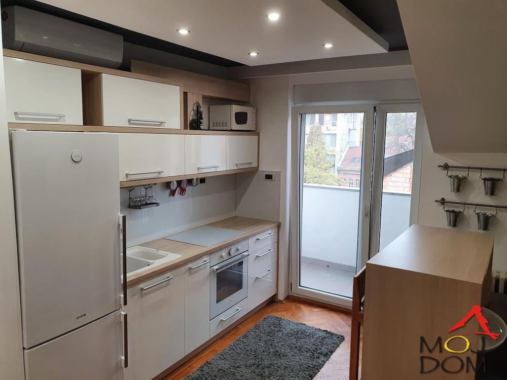 Slika 2 - Stan,NOVI SAD,CENTAR,kv: 40, € 117900, ID: 1027040