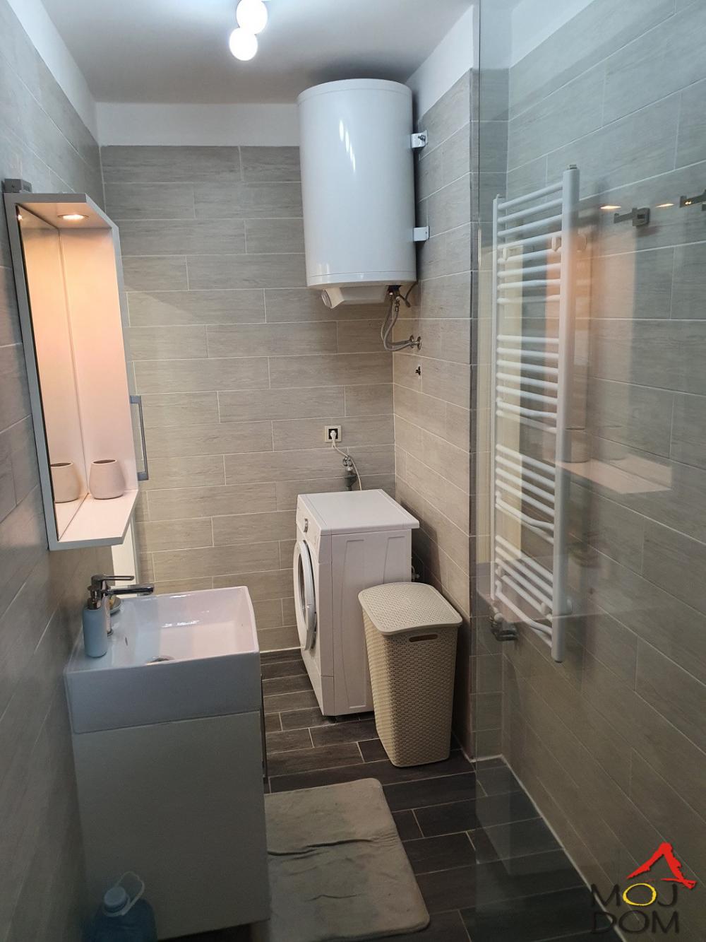 Slika 7 - Stan,NOVI SAD,CENTAR,kv: 40, € 117900, ID: 1027040