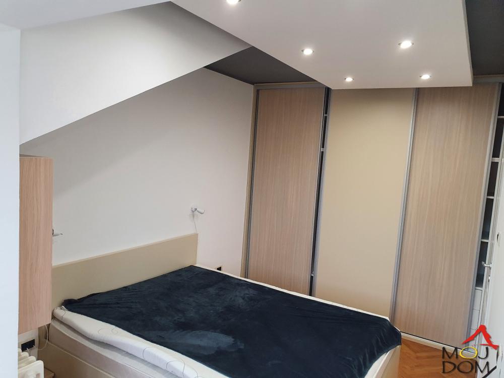 Slika 5 - Stan,NOVI SAD,CENTAR,kv: 40, € 117900, ID: 1027040