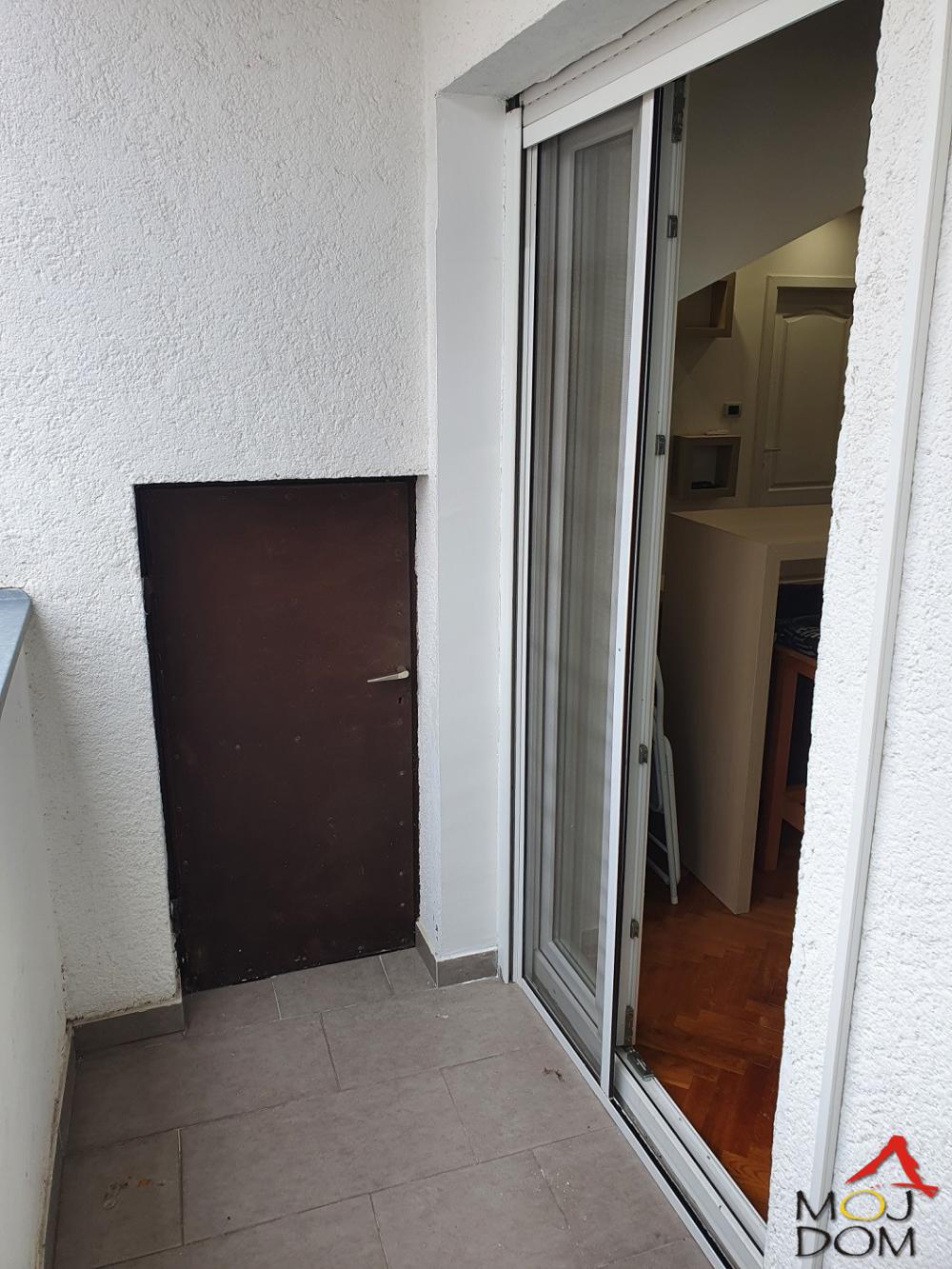 Slika 8 - Stan,NOVI SAD,CENTAR,kv: 40, € 117900, ID: 1027040