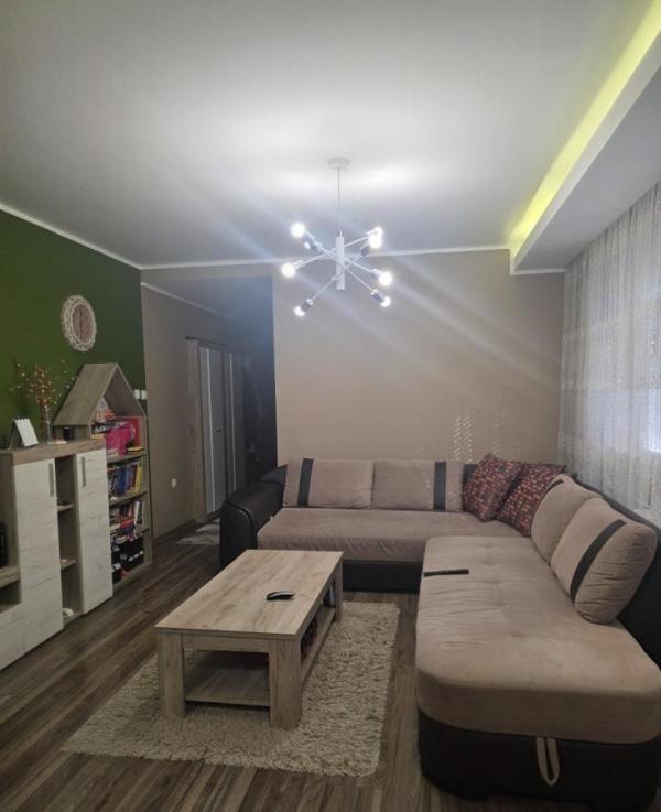 Slika 4 - Trosoban, 64m2, Liman 1 Novi Sad, sa terasom, ima lift