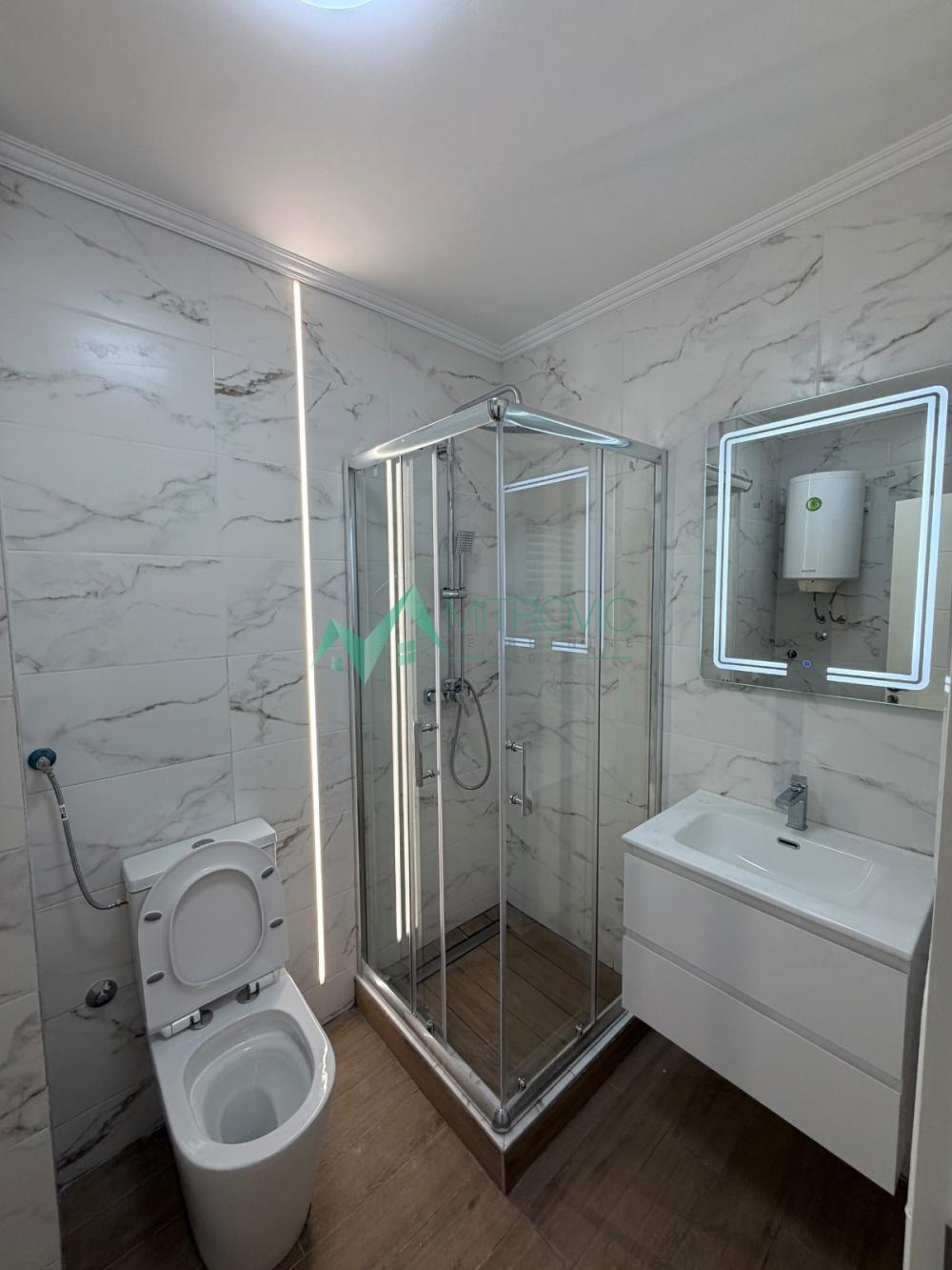 Slika 8 - Luksuzna renovirana garsonjera 26m² – Socijalno (šifra oglasa 1004589) 