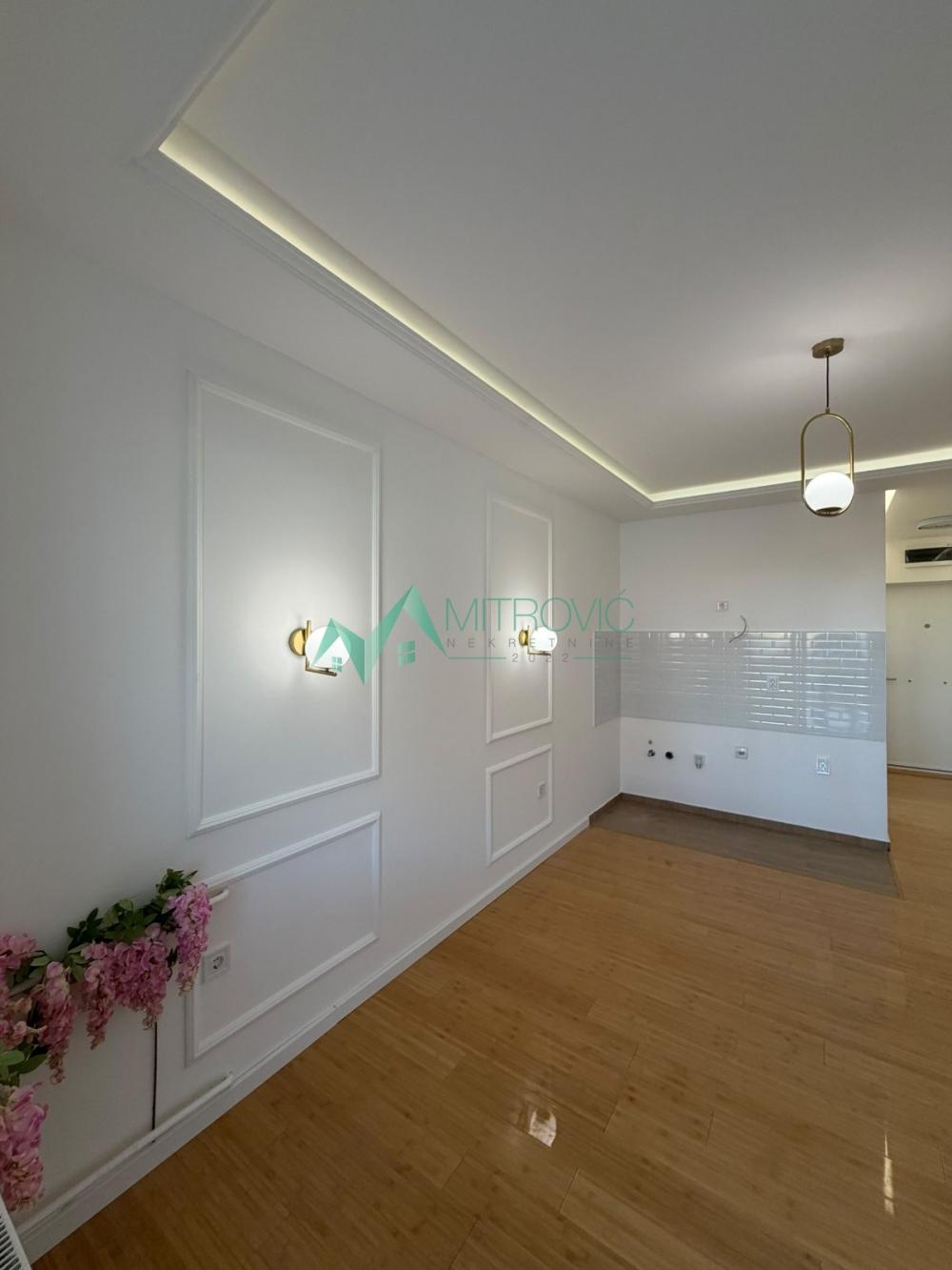 Slika 1 - Luksuzna renovirana garsonjera 26m² – Socijalno (šifra oglasa 1004589) 