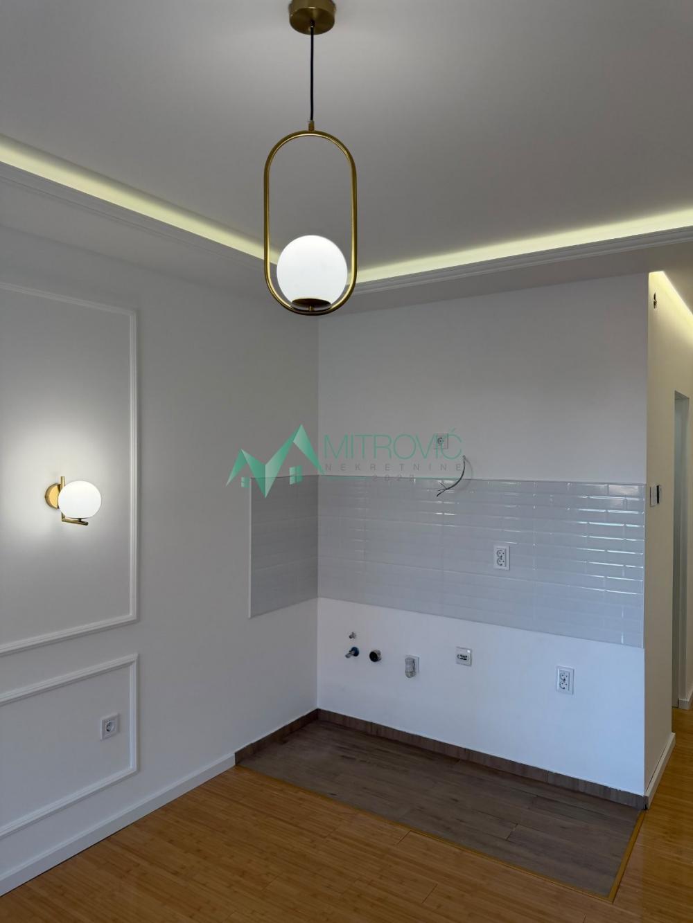 Slika 4 - Luksuzna renovirana garsonjera 26m² – Socijalno (šifra oglasa 1004589) 
