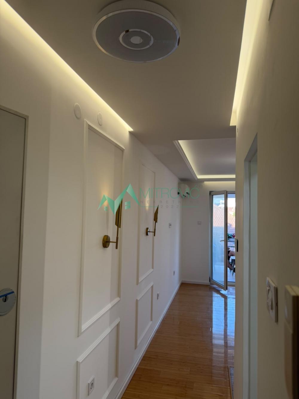 Slika 7 - Luksuzna renovirana garsonjera 26m² – Socijalno (šifra oglasa 1004589) 
