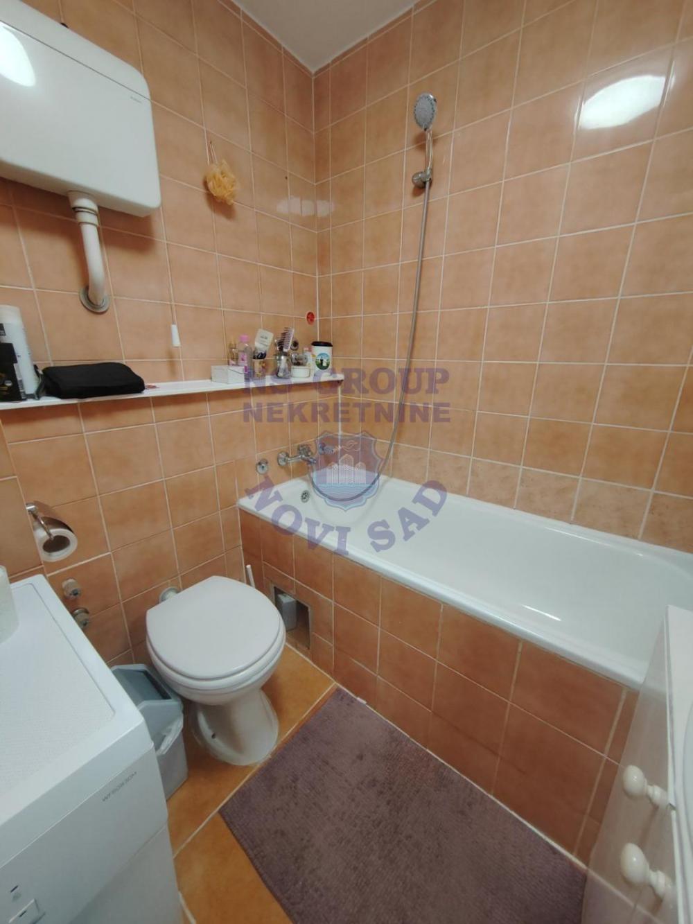 Slika 8 - Dvosoban, 52m2, Novo naselje Novi Sad, sa terasom, ima lift