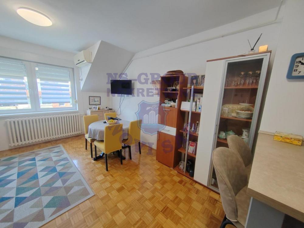 Slika 2 - Dvosoban, 52m2, Novo naselje Novi Sad, sa terasom, ima lift