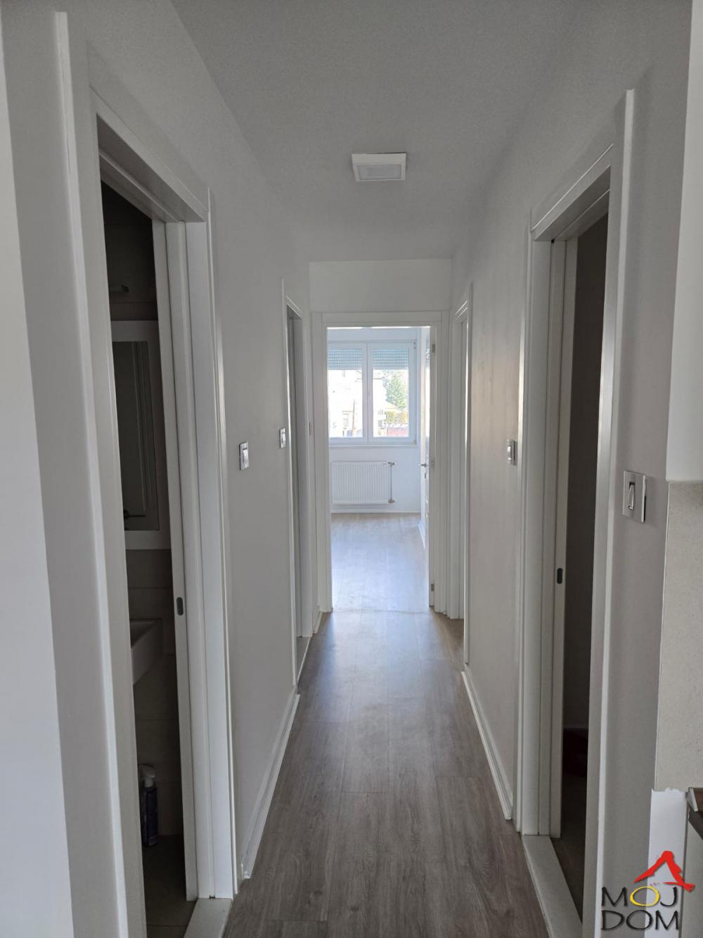 Slika 9 - Stan,NOVI SAD,SAJAM,kv: 104, € 360500, ID: 1032621
