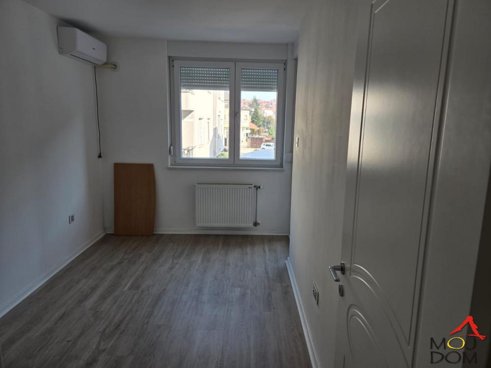 Slika 4 - Stan,NOVI SAD,SAJAM,kv: 104, € 360500, ID: 1032621