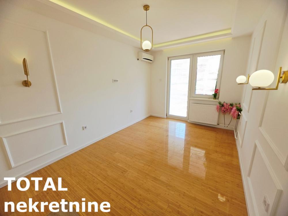 Slika 1 - Stan,NOVI SAD,CENTAR,kv: 26.00, € 103000, ID: 1102994