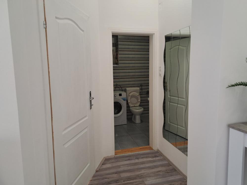 Slika 10 - Stan,NOVI SAD,BULEVAR,kv: 71.00, € 193800, ID: 1059302