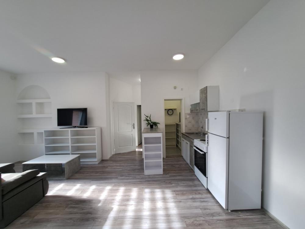 Slika 2 - Stan,NOVI SAD,BULEVAR,kv: 71.00, € 193800, ID: 1059302