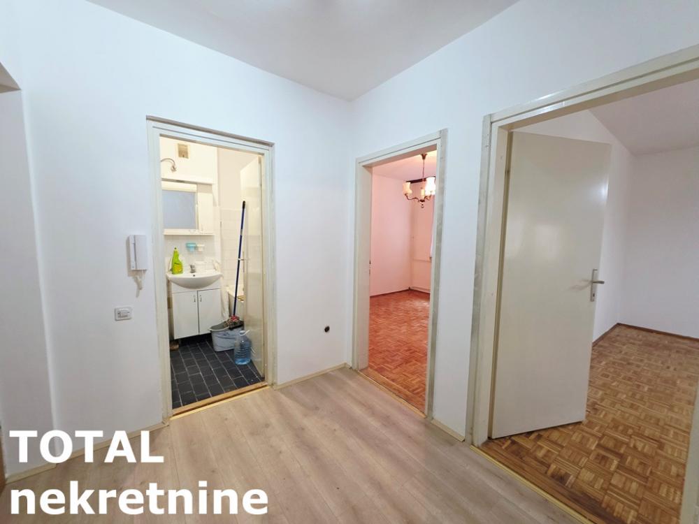 Slika 8 - Stan,NOVI SAD,AVIJACIJA,kv: 63.00, € 148800, ID: 1102812