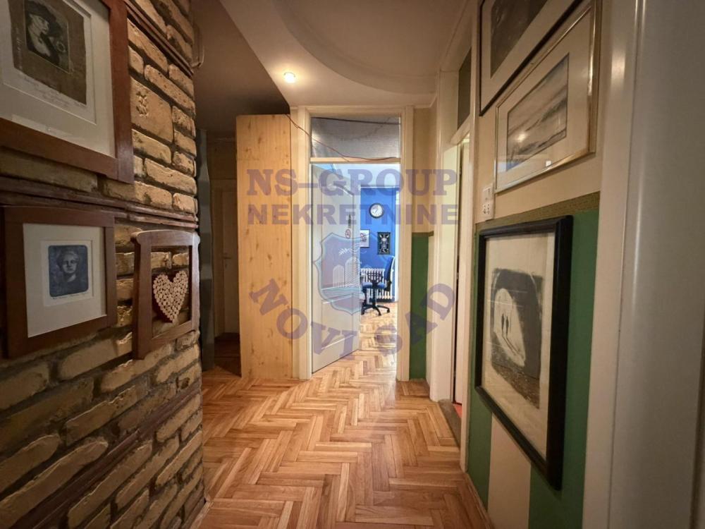 Slika 0 - Petosoban, 79m2, Novo naselje Novi Sad, sa terasom, sa parkingom