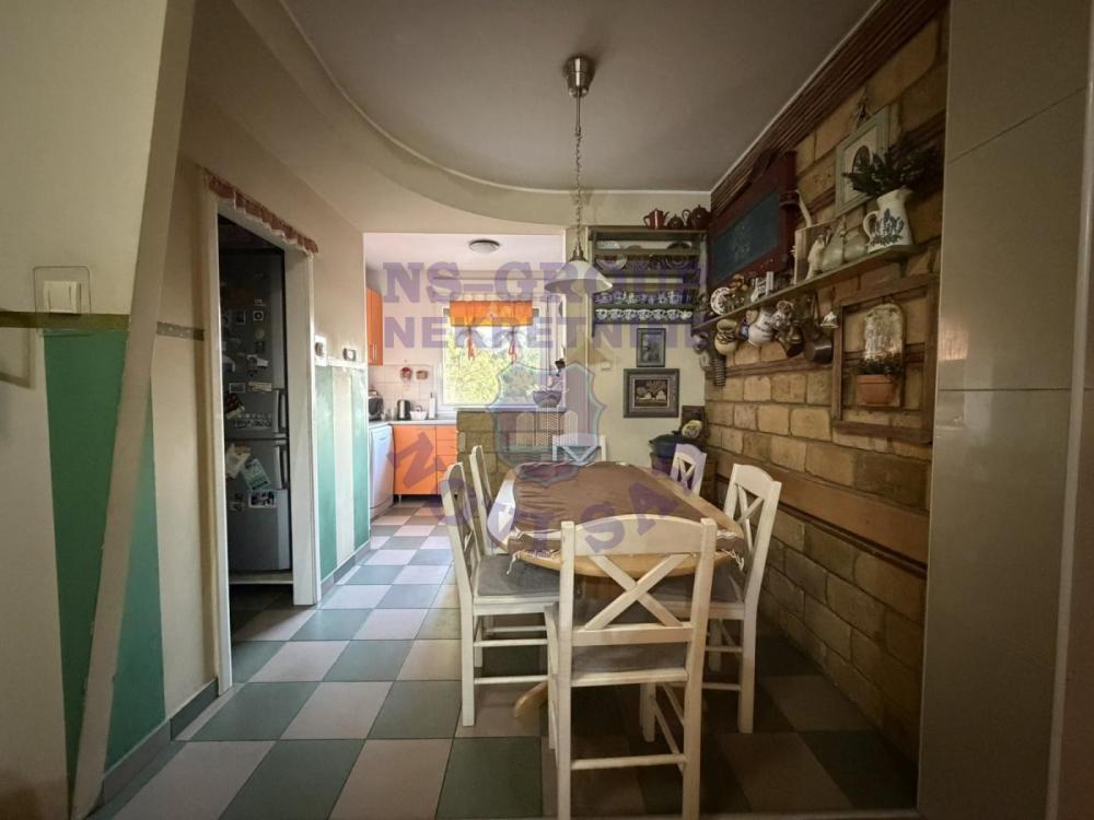Slika 3 - Petosoban, 79m2, Novo naselje Novi Sad, sa terasom, sa parkingom