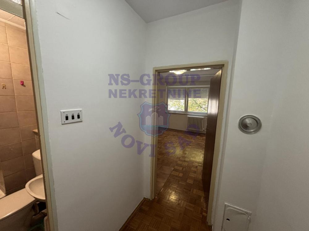 Slika 7 - Prodaja stana, 22m2, brace dronjak  Novi Sad, ima lift