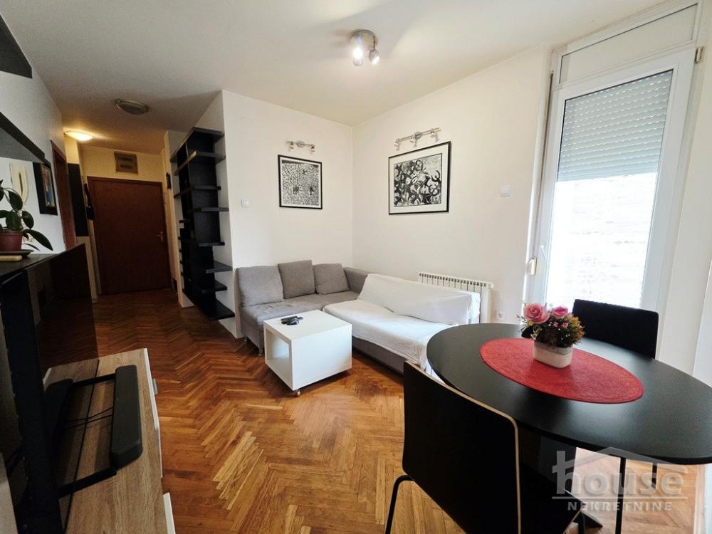 Slika 2 - Stan,NOVI SAD,GRBAVICA,kv: 41.00, € 131200, ID: 1066127