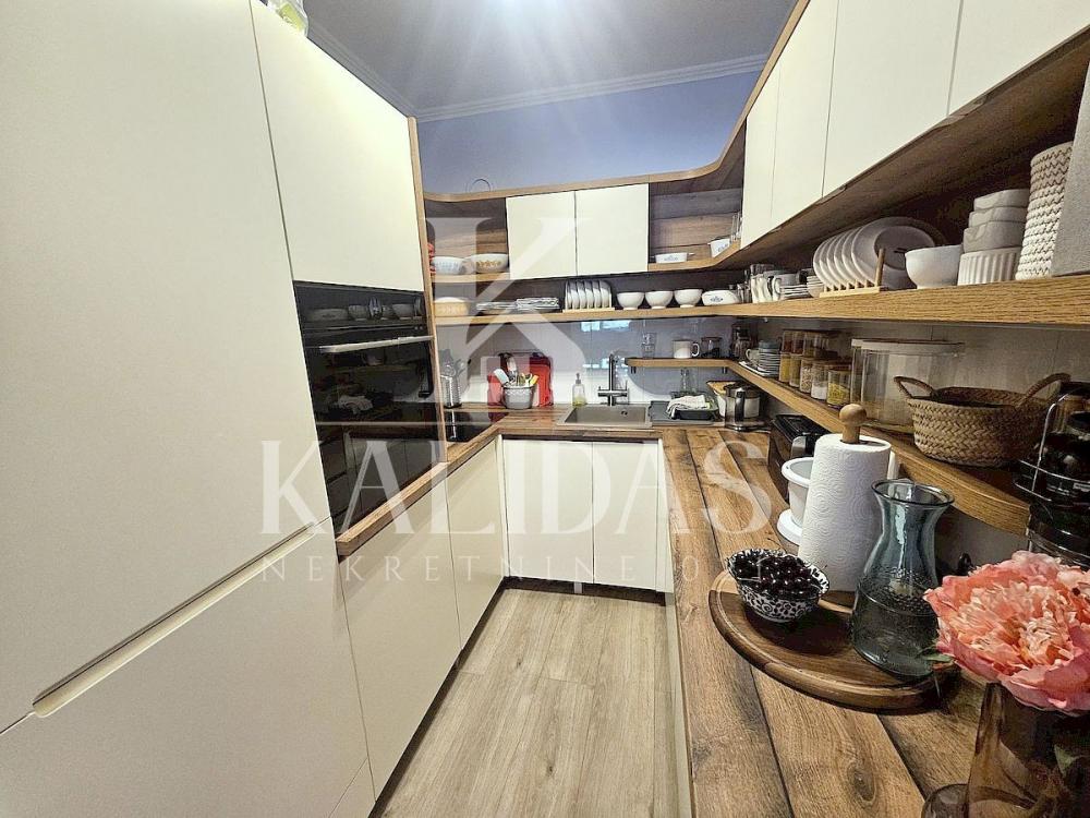 Slika 6 - Stan,NOVI SAD,CENTAR,kv: 59, € 216000, ID: 1008920