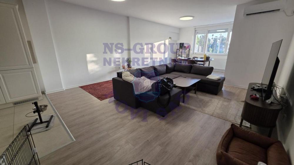 Glavna slika -576109-Na prodaju LUX četvorosoban stan na Sajmištu