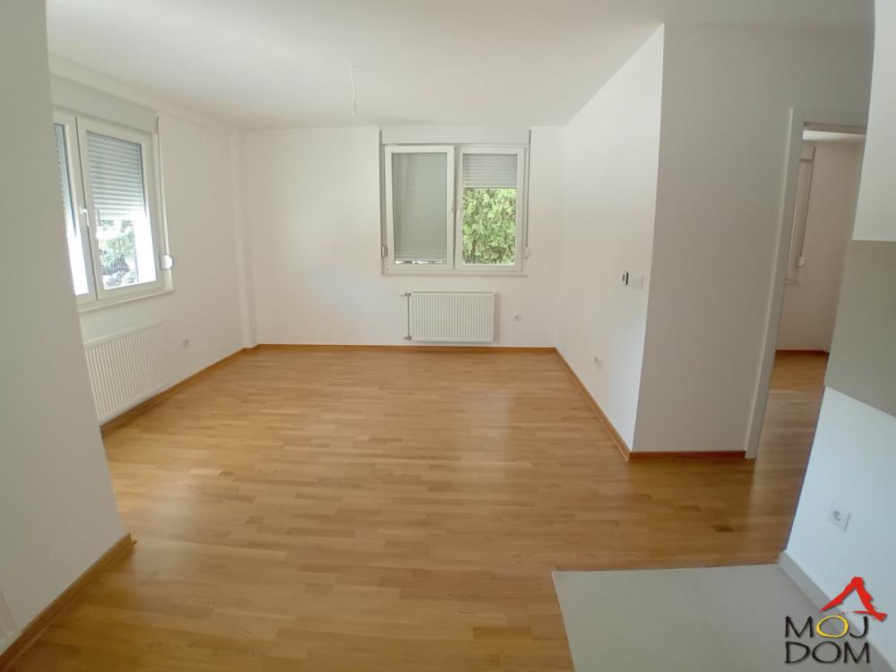 Slika 9 - Stan,NOVI SAD,TELEP,kv: 40, € 128750, ID: 1032632