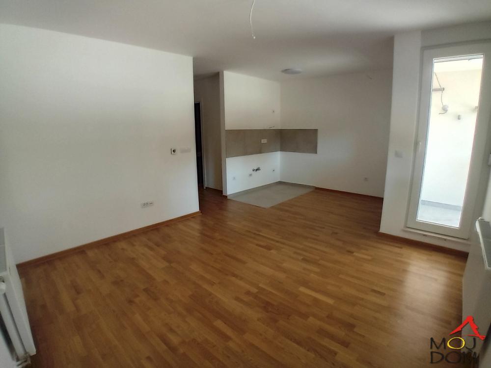 Slika 8 - Stan,NOVI SAD,TELEP,kv: 40, € 128750, ID: 1032632