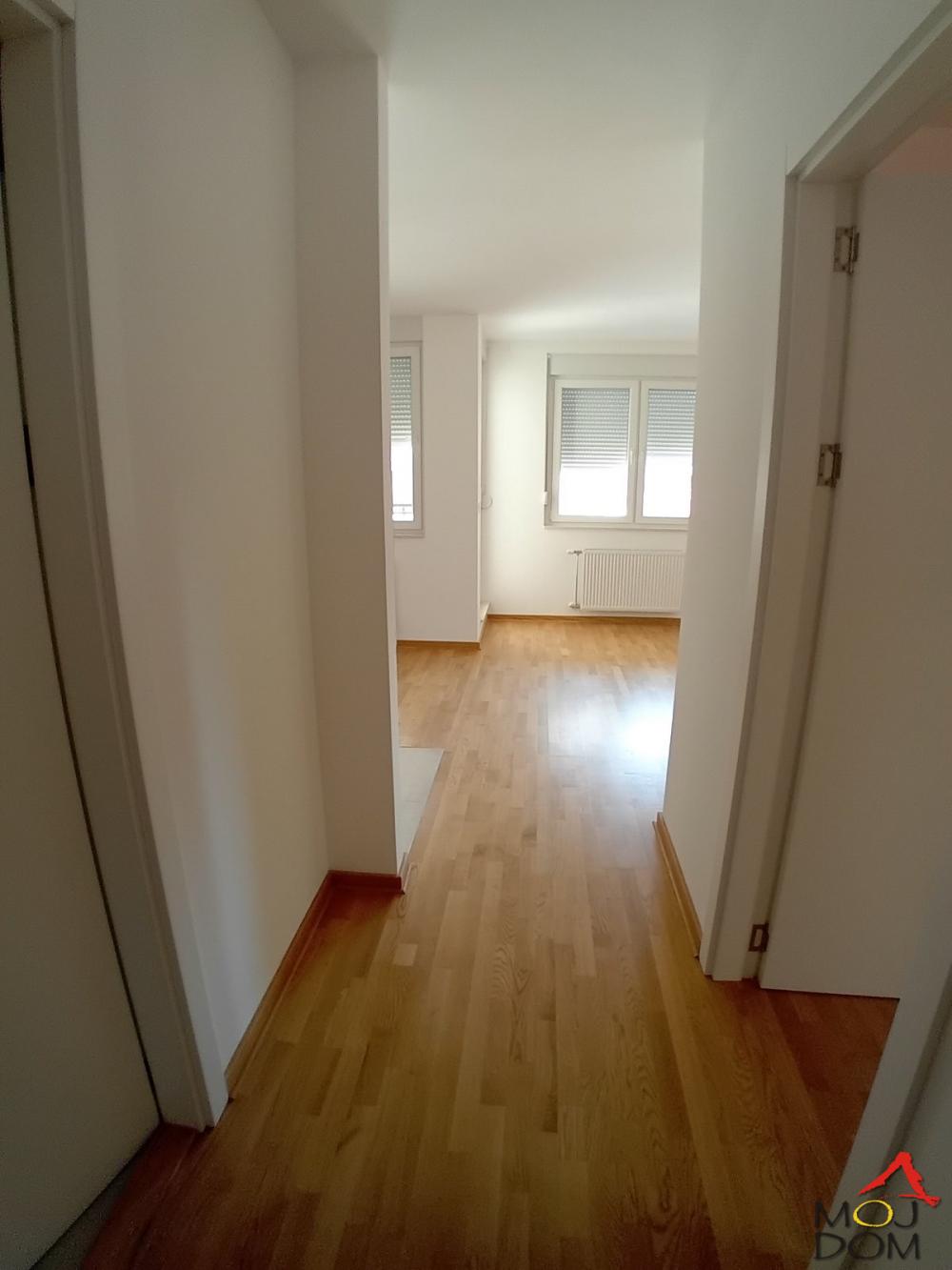 Slika 6 - Stan,NOVI SAD,TELEP,kv: 40, € 128750, ID: 1032632