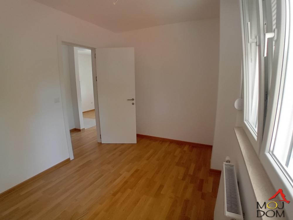 Slika 11 - Stan,NOVI SAD,TELEP,kv: 40, € 128750, ID: 1032632