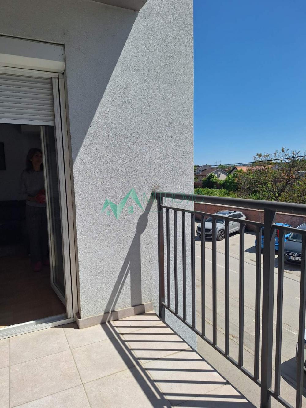 Slika 6 - Ekskluzivan, kompletno namešten trosoban stan 74 m² – Kamenjar, I sprat, parking 