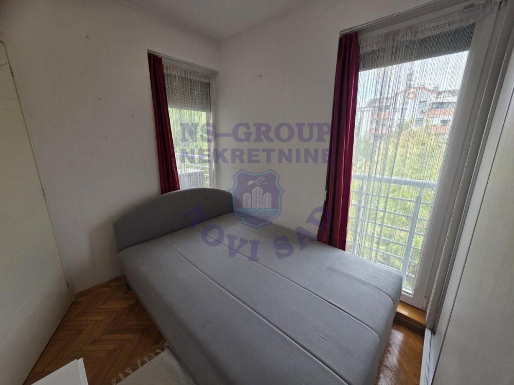 Slika 1 - Jednoiposoban, 36m2, Novo naselje Novi Sad, sa terasom, ima lift