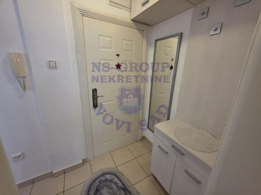 Slika 6 - Jednoiposoban, 36m2, Novo naselje Novi Sad, sa terasom, ima lift