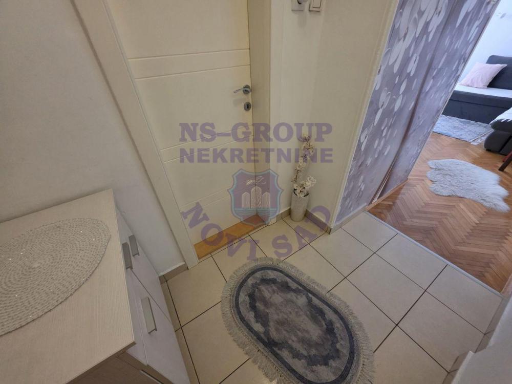 Slika 7 - Jednoiposoban, 36m2, Novo naselje Novi Sad, sa terasom, ima lift