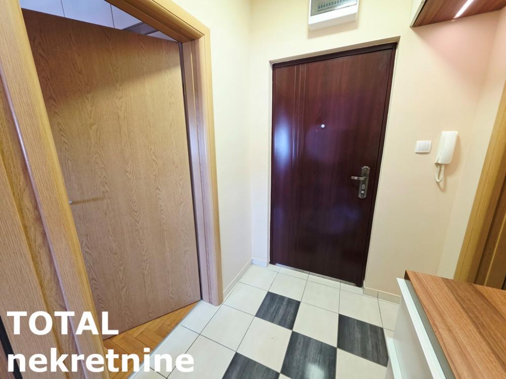 Slika 10 - Stan,NOVI SAD,TELEP,kv: 43.00, € 120000, ID: 1102989