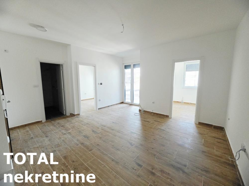 Slika 4 - Stan,NOVI SAD,ADICE,kv: 50.00, € 121000, ID: 1102753