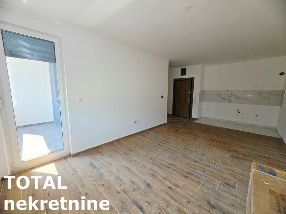 Slika 3 - Stan,NOVI SAD,ADICE,kv: 44.00, € 106480, ID: 1102751
