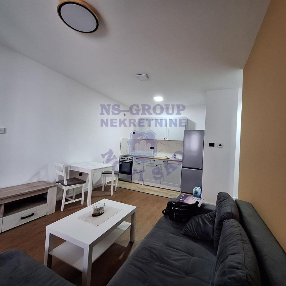 Slika 3 - Jednoiposoban, 38m2, Podbara Novi Sad, sa terasom, ima lift
