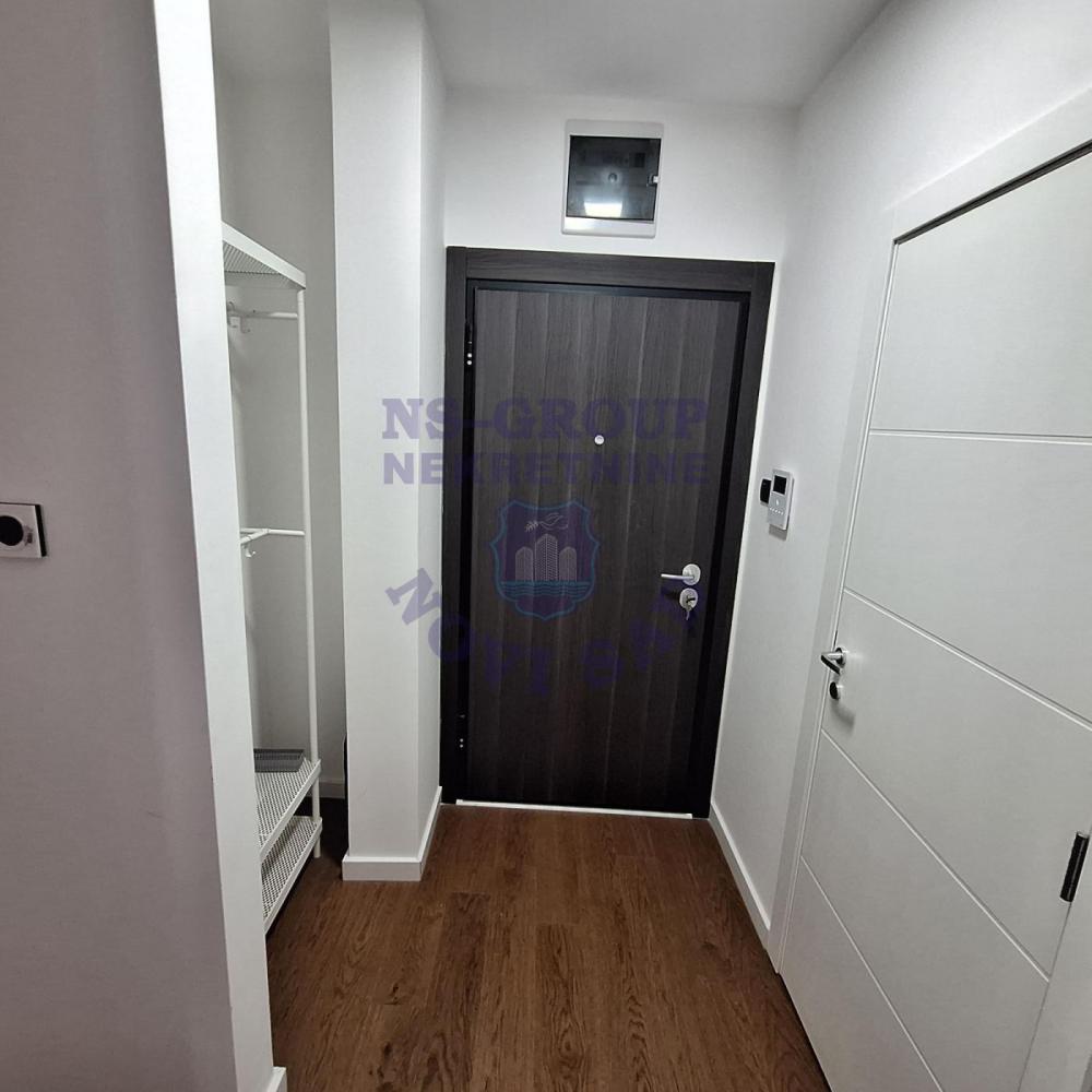 Slika 4 - Jednoiposoban, 38m2, Podbara Novi Sad, sa terasom, ima lift
