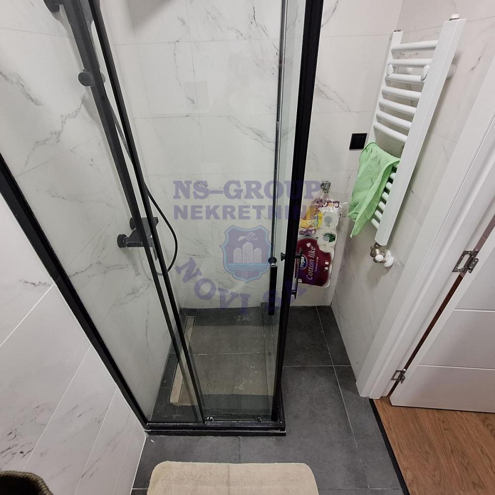 Slika 7 - Jednoiposoban, 38m2, Podbara Novi Sad, sa terasom, ima lift