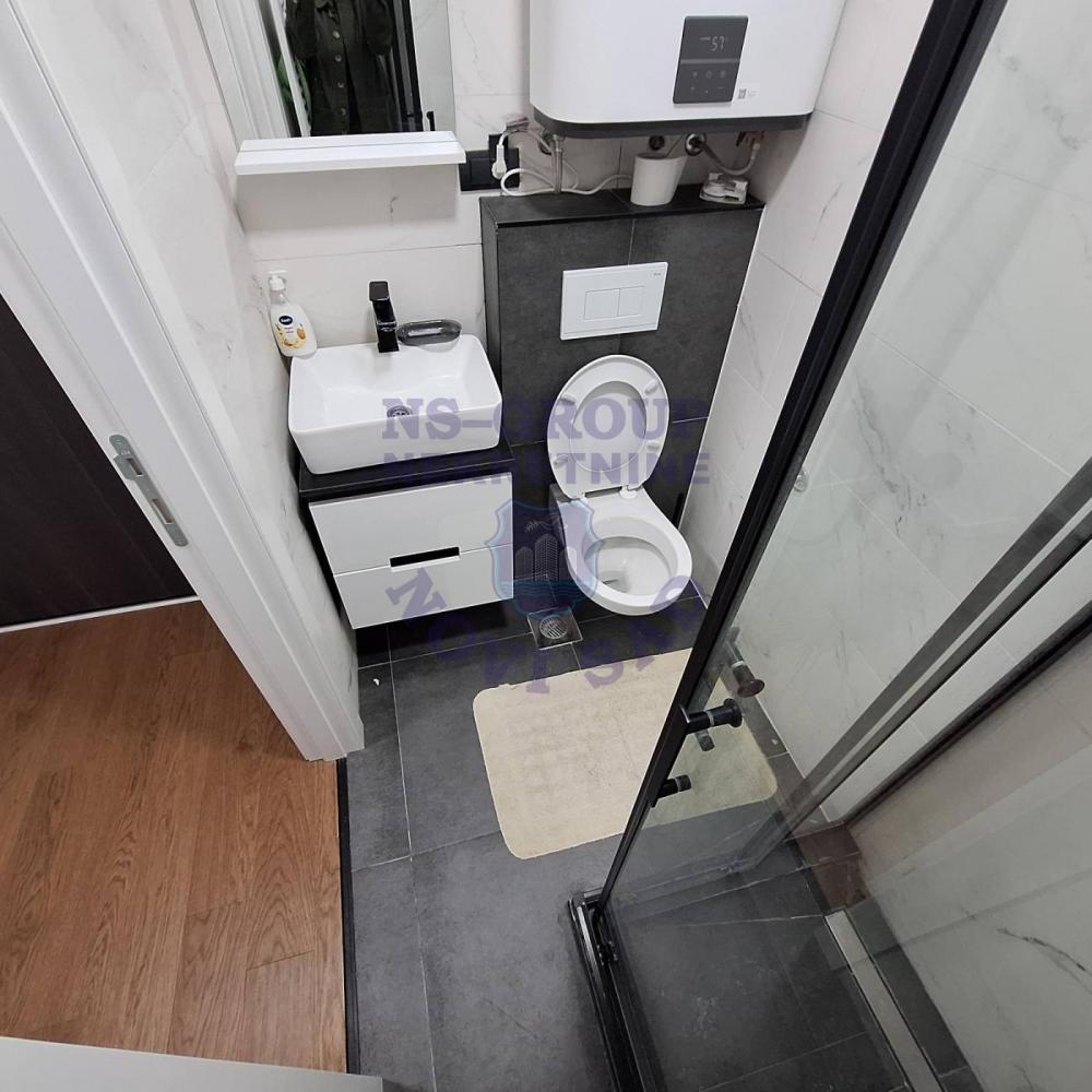 Slika 8 - Jednoiposoban, 38m2, Podbara Novi Sad, sa terasom, ima lift