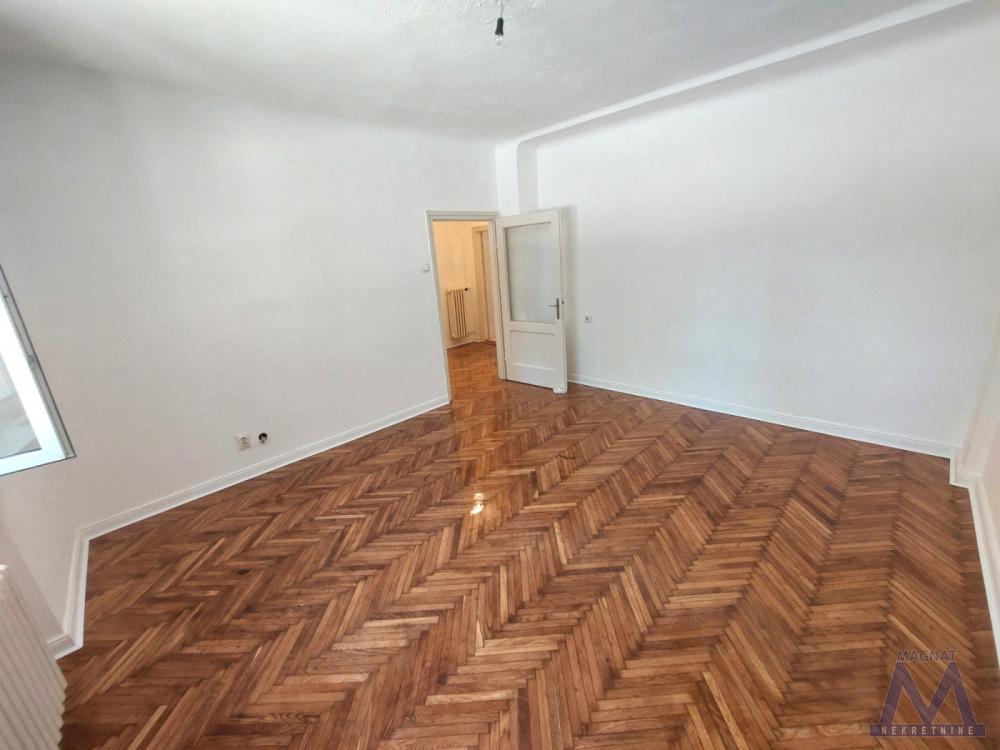 Slika 1 - Stan,NOVI SAD,KEJ,kv: 44, € 123600, ID: 1019433