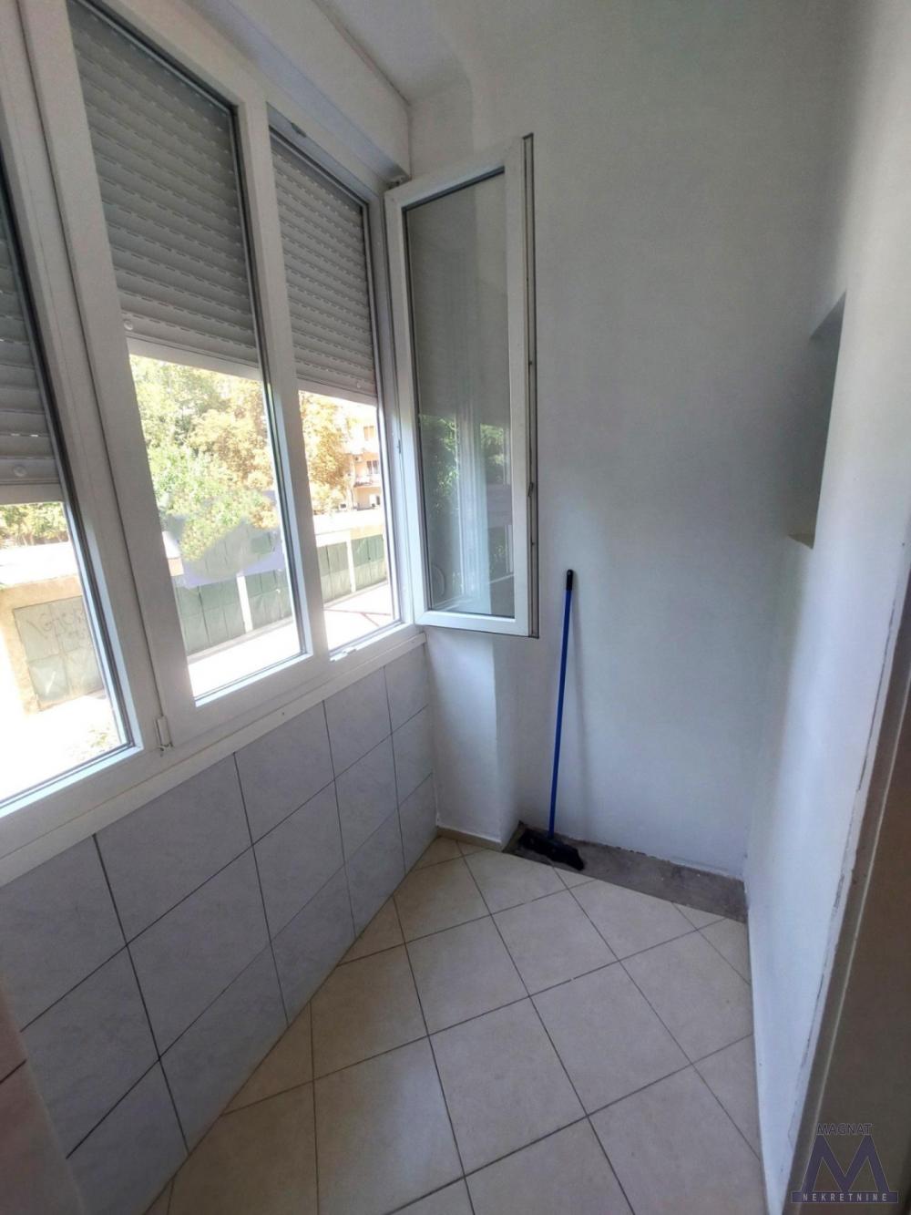 Slika 8 - Stan,NOVI SAD,KEJ,kv: 44, € 123600, ID: 1019433