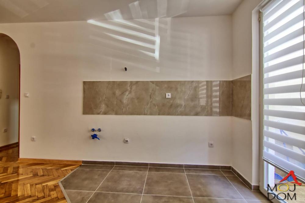 Slika 3 - Stan,NOVI SAD,GRBAVICA,kv: 40, € 130810, ID: 1032615