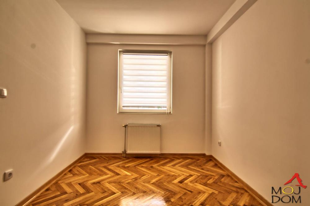 Slika 2 - Stan,NOVI SAD,GRBAVICA,kv: 40, € 130810, ID: 1032615