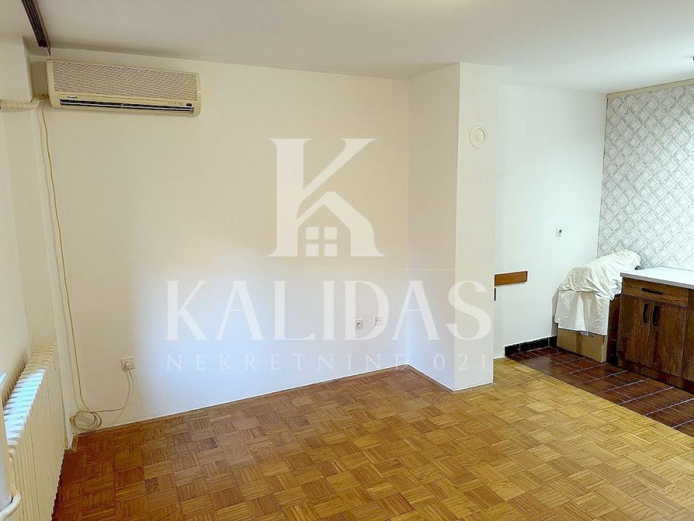 Slika 2 - Stan,NOVI SAD,ŠONSI,kv: 27, € 83430, ID: 1008924