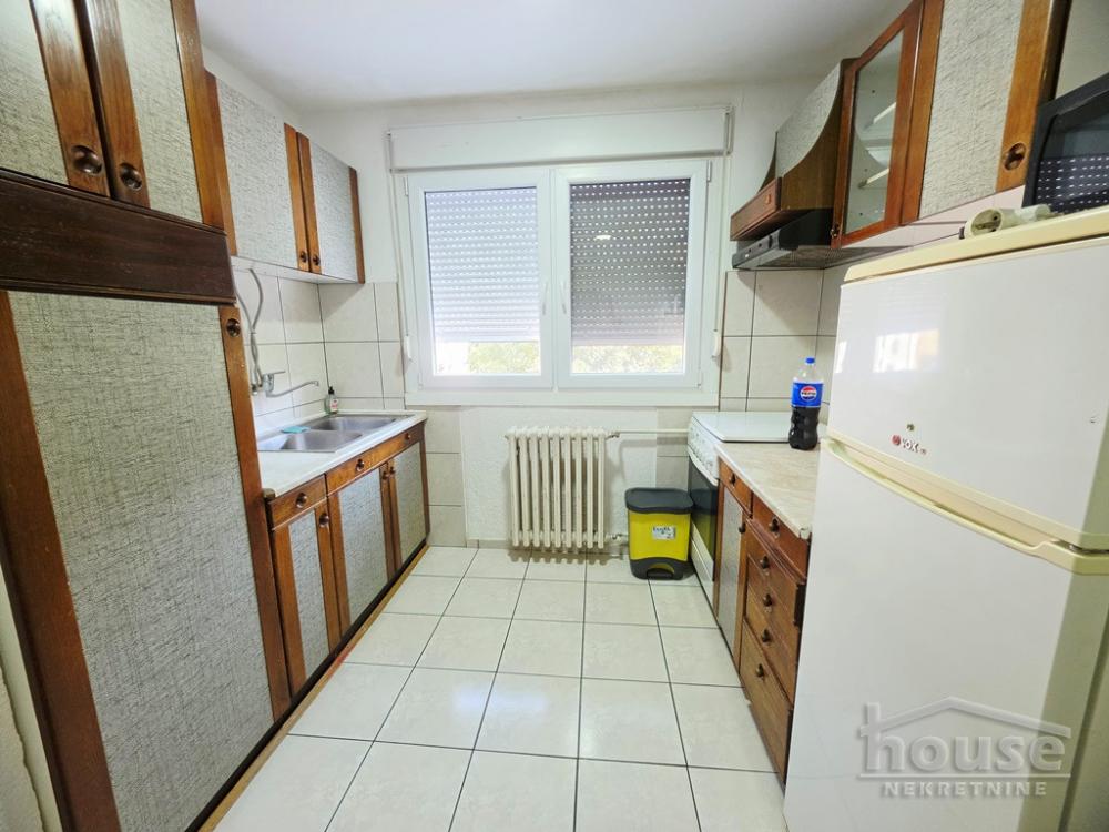 Slika 10 - Stan,NOVI SAD,BULEVAR,kv: 63.00, € 144000, ID: 1066138