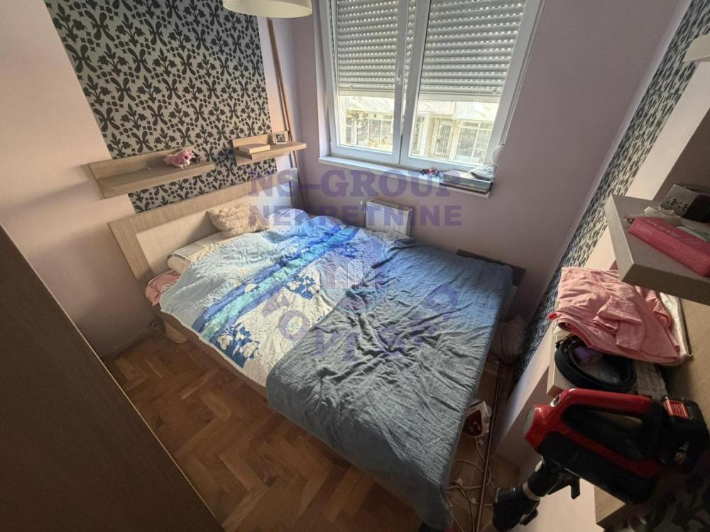 Slika 4 - Troiposoban, 71m2, Podbara Novi Sad, sa terasom, ima lift