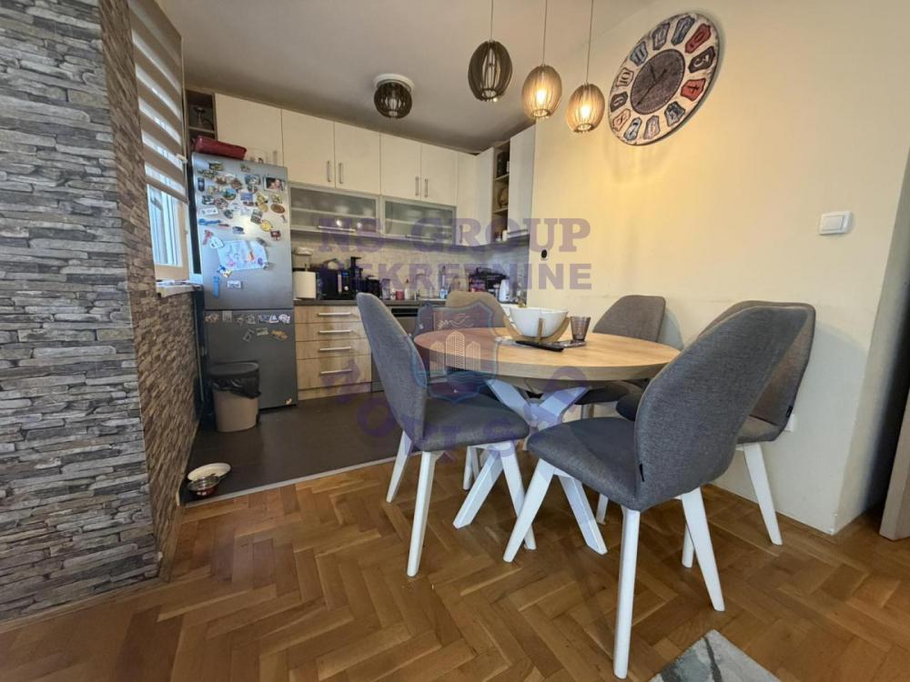 Slika 9 - Troiposoban, 71m2, Podbara Novi Sad, sa terasom, ima lift