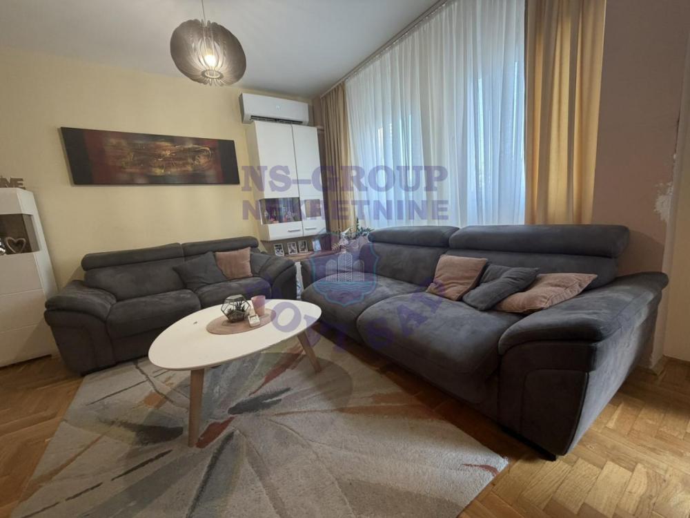 Slika 10 - Troiposoban, 71m2, Podbara Novi Sad, sa terasom, ima lift