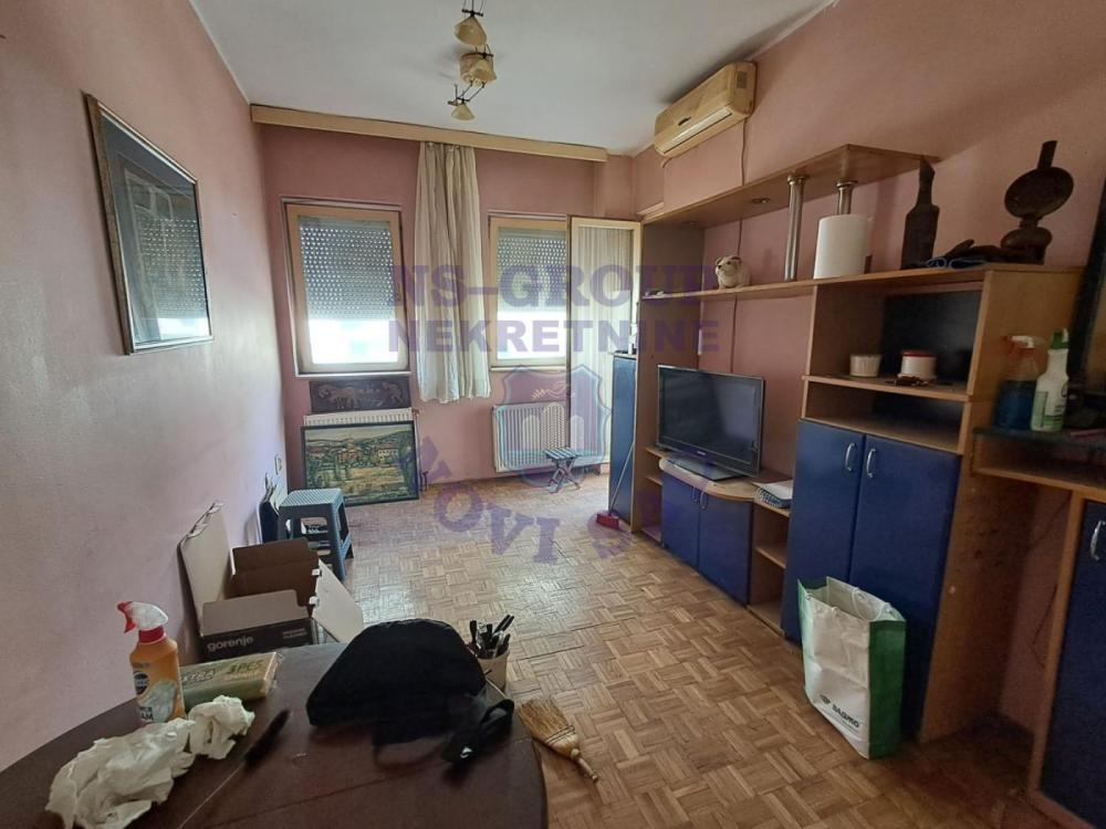 Glavna slika -Jednoiposoban stan na Podbari